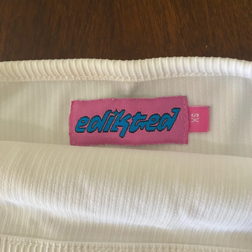 Edikted White Ribbed Top - Picture 2 of 2